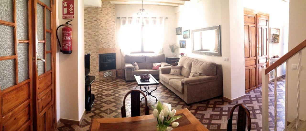 Casa Rural Los Montones * Carcelén